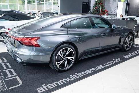 AUDI E TRON GT