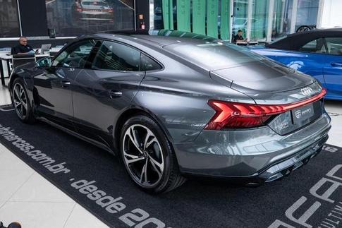 AUDI E TRON GT