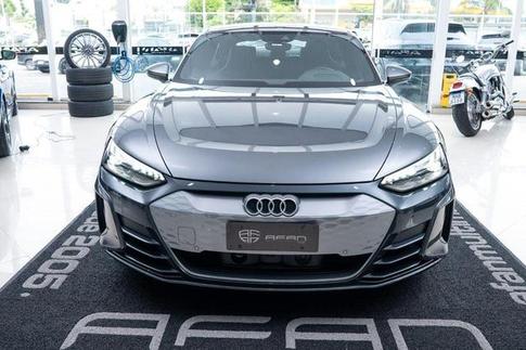 AUDI E TRON GT