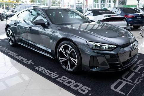 AUDI E TRON GT