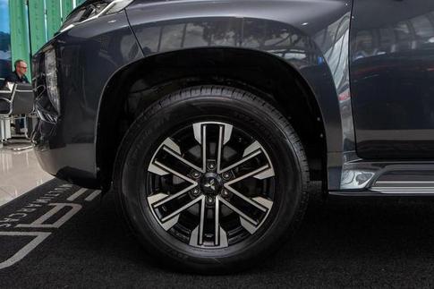 MITSUBISHI MMC PAJERO SPORT HPE