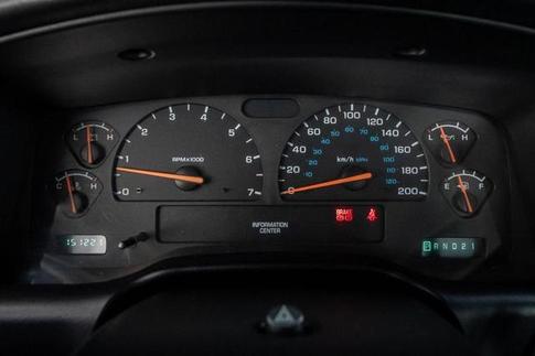 DODGE DAKOTA R/T V-8 5.2 2P