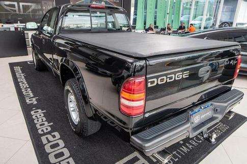 DODGE DAKOTA R/T V-8 5.2 2P