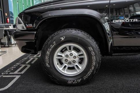 DODGE DAKOTA R/T V-8 5.2 2P