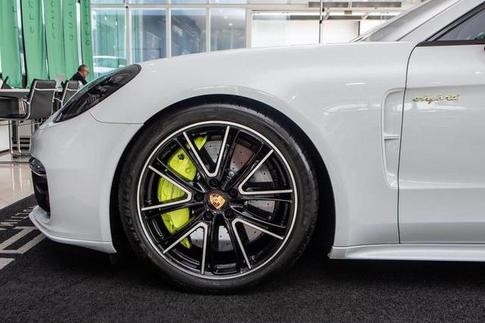 PORSCHE PANAMERA TSEHY