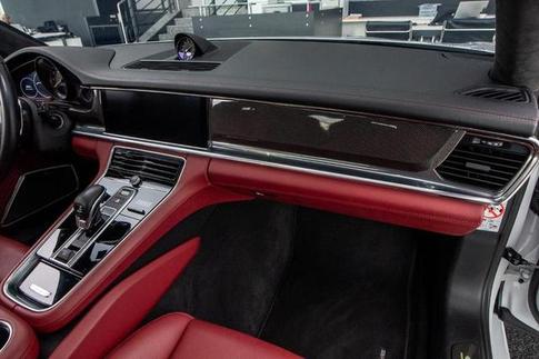 PORSCHE PANAMERA TSEHY