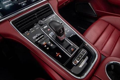 PORSCHE PANAMERA TSEHY