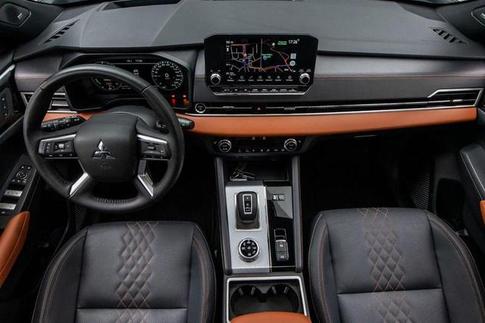 MITSUBISHI OUTLANDER SIGNATURE 2.4 4X4 AUT (H�B)