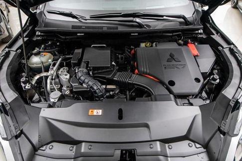 MITSUBISHI OUTLANDER SIGNATURE 2.4 4X4 AUT (H�B)