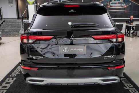 MITSUBISHI OUTLANDER SIGNATURE 2.4 4X4 AUT (H�B)