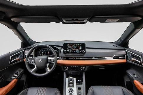 MITSUBISHI OUTLANDER SIGNATURE 2.4 4X4 AUT (H�B)
