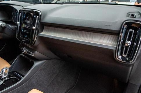 VOLVO XC40 T5H INSCRIP
