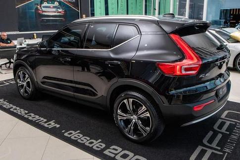 VOLVO XC40 T5H INSCRIP