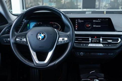 BMW 218I