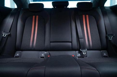BMW 218I