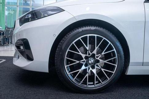 BMW 218I