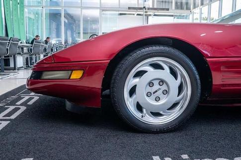 CHEVROLET CORVETTE 1LT