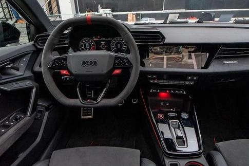 AUDI RS3 SEDAN 2.5 TFSI QUATTRO S-TRONIC