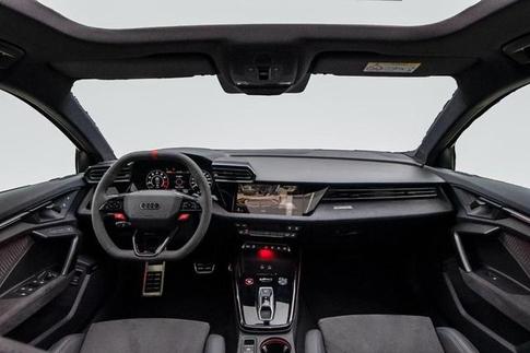 AUDI RS3 SEDAN 2.5 TFSI QUATTRO S-TRONIC