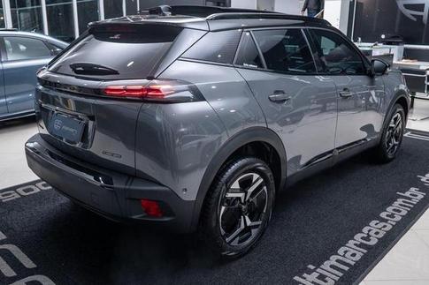 PEUGEOT 2008 GT T200