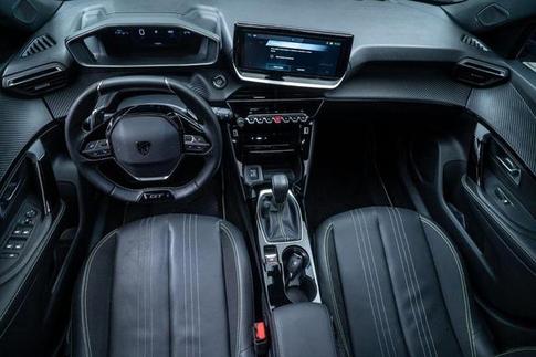 PEUGEOT 2008 GT T200