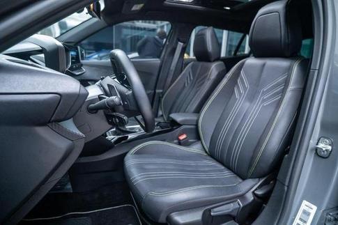 PEUGEOT 2008 GT T200