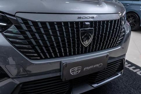 PEUGEOT 2008 GT T200