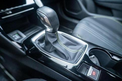 PEUGEOT 2008 GT T200