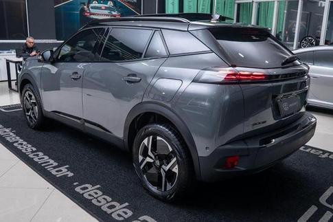PEUGEOT 2008 GT T200