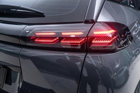 PEUGEOT 2008 GT T200