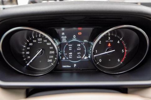 LAND ROVER LR DISCOVERY TD6 SE 7