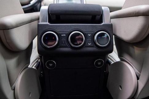LAND ROVER LR DISCOVERY TD6 SE 7