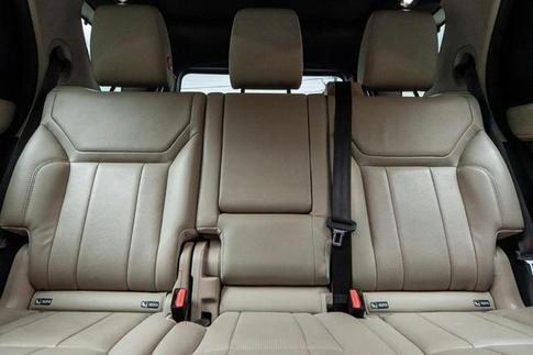 LAND ROVER LR DISCOVERY TD6 SE 7