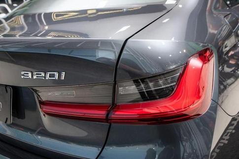BMW 320I