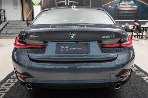 BMW 320I