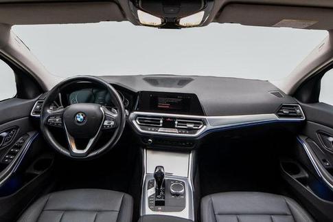 BMW 320I