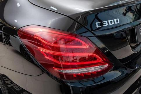 MERCEDES-BENZ C300