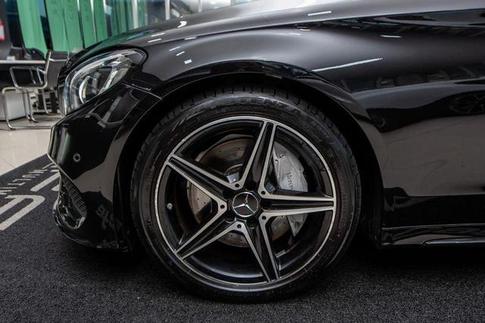 MERCEDES-BENZ C300