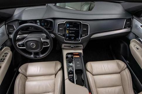 VOLVO XC90 T8 R-DESIGN