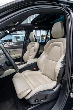 VOLVO XC90 T8 R-DESIGN