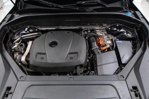 VOLVO XC90 T8 R-DESIGN