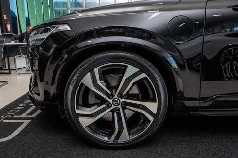 VOLVO XC90 T8 R-DESIGN