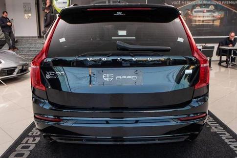 VOLVO XC90 T8 R-DESIGN