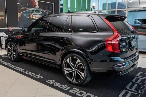 VOLVO XC90 T8 R-DESIGN