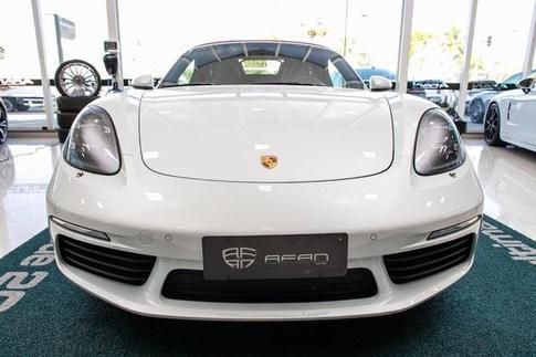 PORSCHE BOXSTER