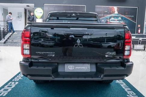 MITSUBISHI TRITON HPE 2.4 4x4 TB DIESEL AUT