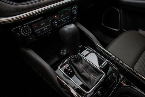 JEEP COMMANDER OVR TD
