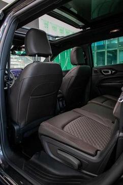 JEEP COMMANDER OVR TD