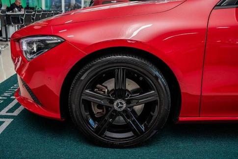 MERCEDES-BENZ CLA250