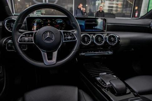 MERCEDES-BENZ CLA250